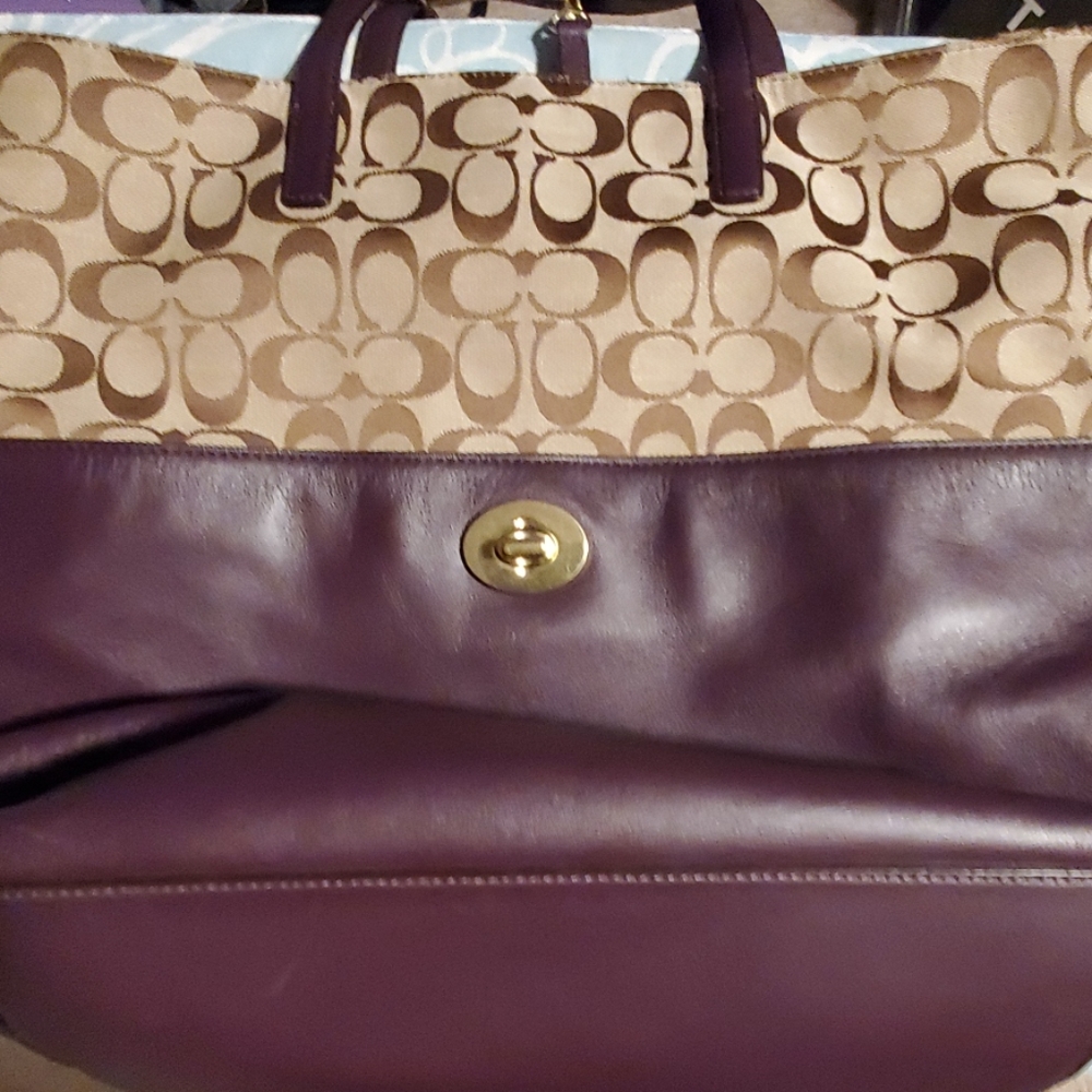 Coach turnkey signature purse